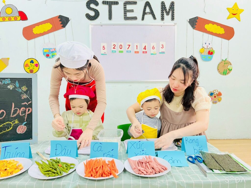 Các bé mầm non tập nấu ăn cùng cô giáo