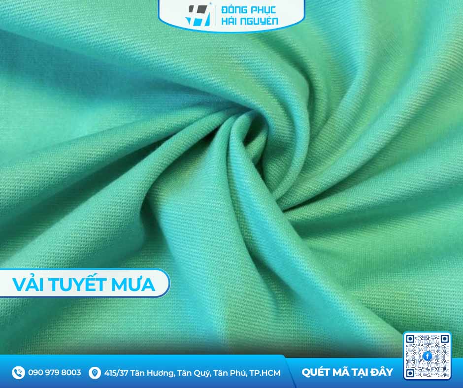 Vải tuyết mưa còn có tên gọi khác là Ponte Roma, là loại vải nhân tạo dệt kim đôi được tạo nên từ các thành phần chính như polyester, viscose, spandex và rayon.