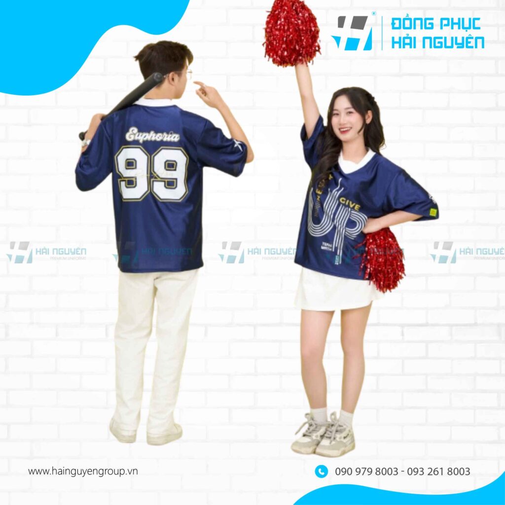 Mẫu áo lớp oversize rộng rãi